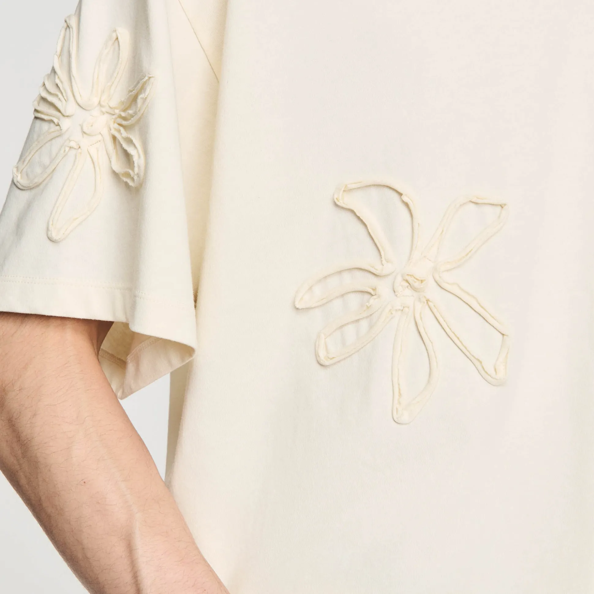 T-shirt Decorata Con Fiori
